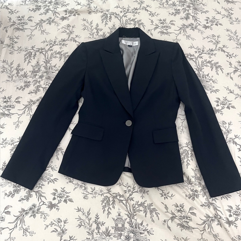 Tahari dark navy Blazer